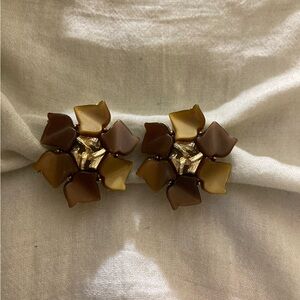 Vintage Earth Tone Leaves Cluster Floral Design‎ Clip on Earrings
